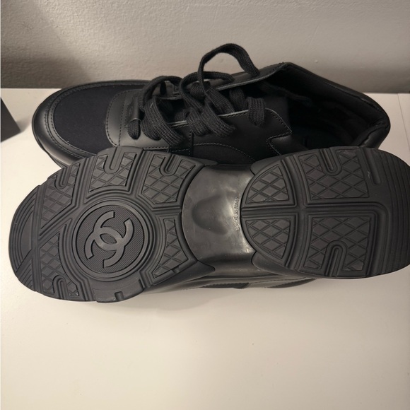 CHANEL Men's Black Sneakers - Uniform - Picture 5 of 6